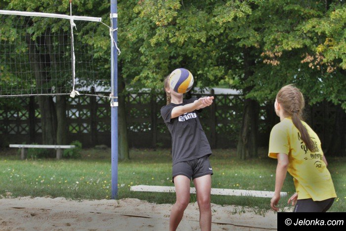dziewczyny-z-jedynki-wygray-turniej-siatkowki-plazowej-foto-65235