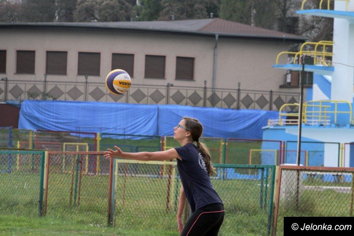 dziewczyny-z-jedynki-wygray-turniej-siatkowki-plazowej-foto-65235
