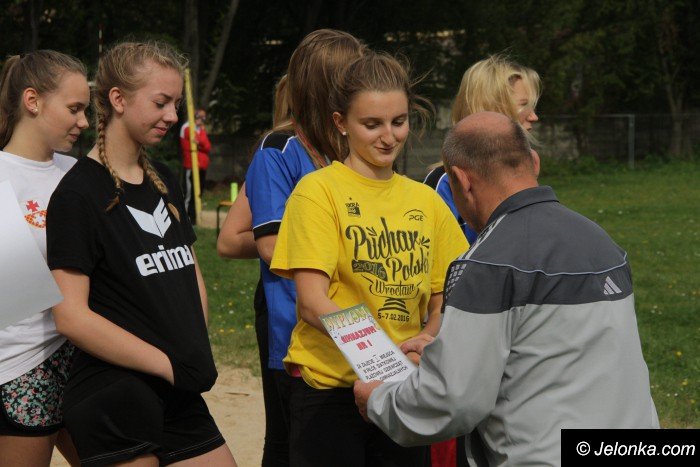 dziewczyny-z-jedynki-wygray-turniej-siatkowki-plazowej-foto-65235