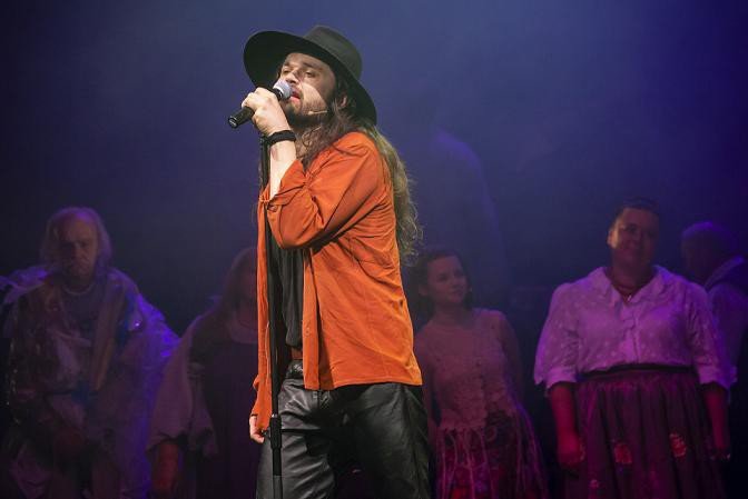 ballada-o-riedlu-otworzya-46-spotkania-teatralne-recenzja-foto-65248