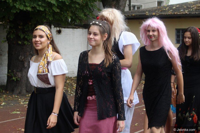 jezykowe-i-kulinarne-podroze-uczniow-jedynki-foto-65269