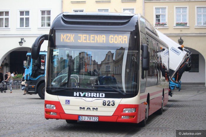 wodnik-i-partnerzy-na-placu-ratuszowym-foto-65283