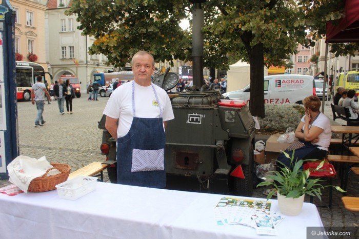 wodnik-i-partnerzy-na-placu-ratuszowym-foto-65283