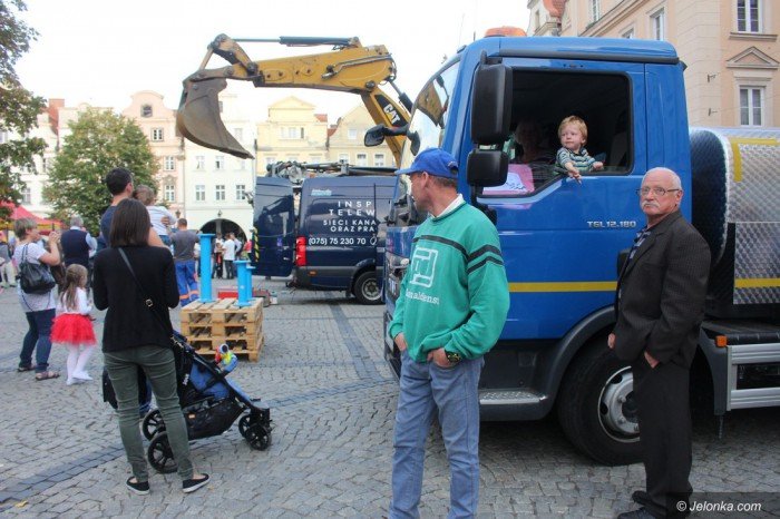 wodnik-i-partnerzy-na-placu-ratuszowym-foto-65283