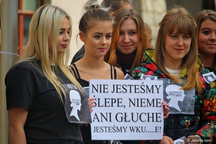 kobiety-mowia-stanowcze-nie-zakazowi-aborcji-foto-65298