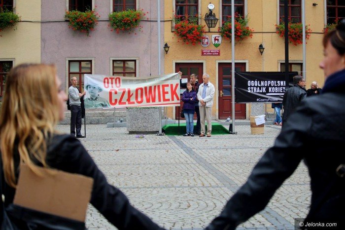 krotkie-spiecia-na-demonstracji-ws-aborcji-foto-65320