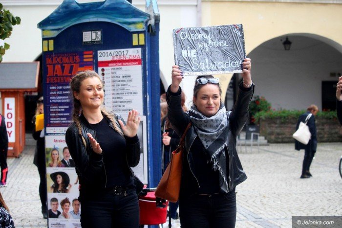 krotkie-spiecia-na-demonstracji-ws-aborcji-foto-65320