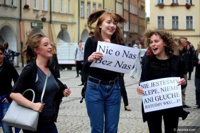 krotkie-spiecia-na-demonstracji-ws-aborcji-foto-65320