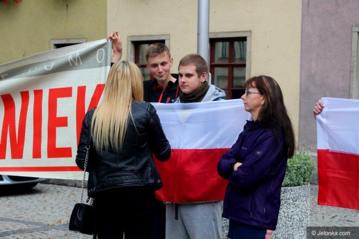 krotkie-spiecia-na-demonstracji-ws-aborcji-foto-65320