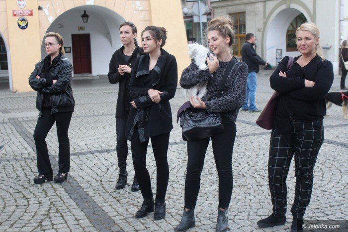 krotkie-spiecia-na-demonstracji-ws-aborcji-foto-65320
