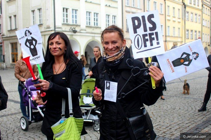 krotkie-spiecia-na-demonstracji-ws-aborcji-foto-65320