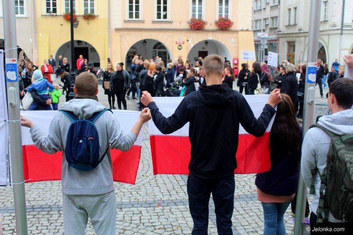 krotkie-spiecia-na-demonstracji-ws-aborcji-foto-65320