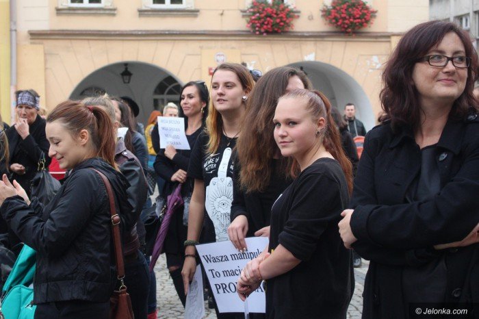 krotkie-spiecia-na-demonstracji-ws-aborcji-foto-65320