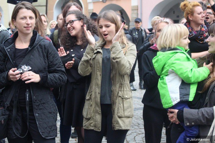 krotkie-spiecia-na-demonstracji-ws-aborcji-foto-65320