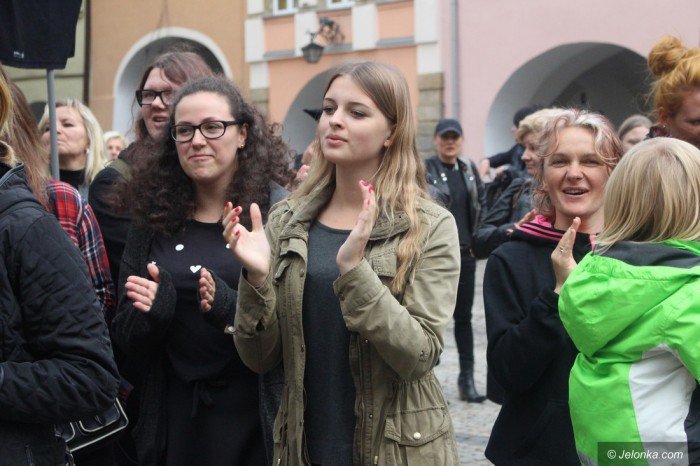 krotkie-spiecia-na-demonstracji-ws-aborcji-foto-65320