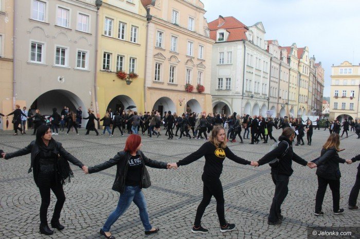 krotkie-spiecia-na-demonstracji-ws-aborcji-foto-65320