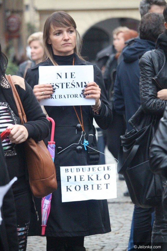krotkie-spiecia-na-demonstracji-ws-aborcji-foto-65320