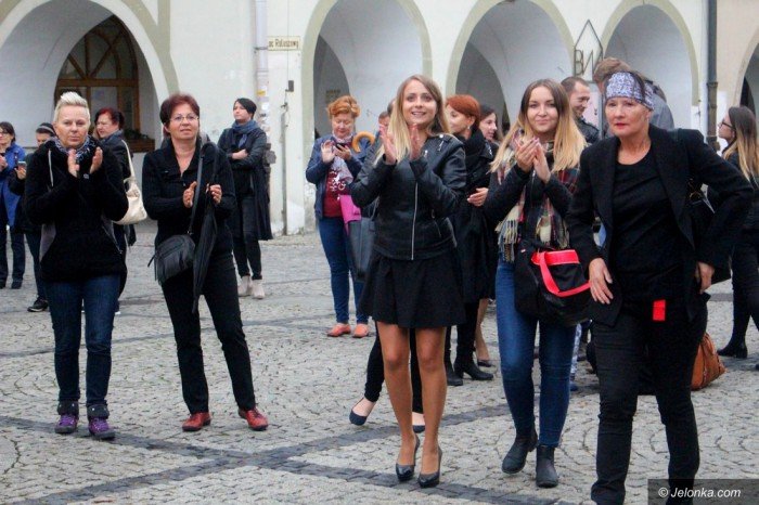 krotkie-spiecia-na-demonstracji-ws-aborcji-foto-65320