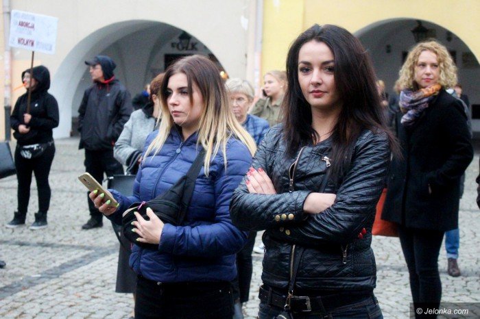 krotkie-spiecia-na-demonstracji-ws-aborcji-foto-65320