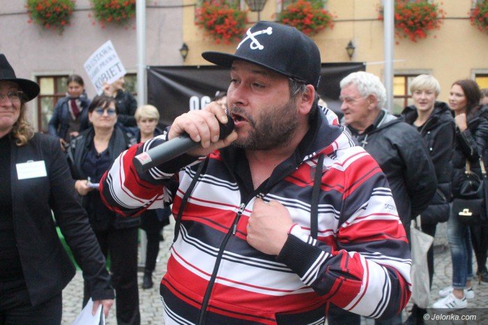 krotkie-spiecia-na-demonstracji-ws-aborcji-foto-65320