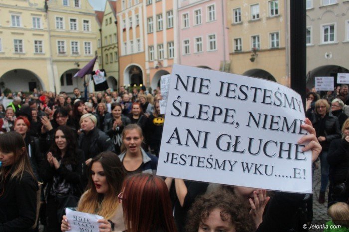 krotkie-spiecia-na-demonstracji-ws-aborcji-foto-65320
