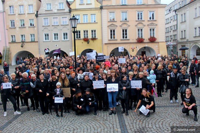 krotkie-spiecia-na-demonstracji-ws-aborcji-foto-65320