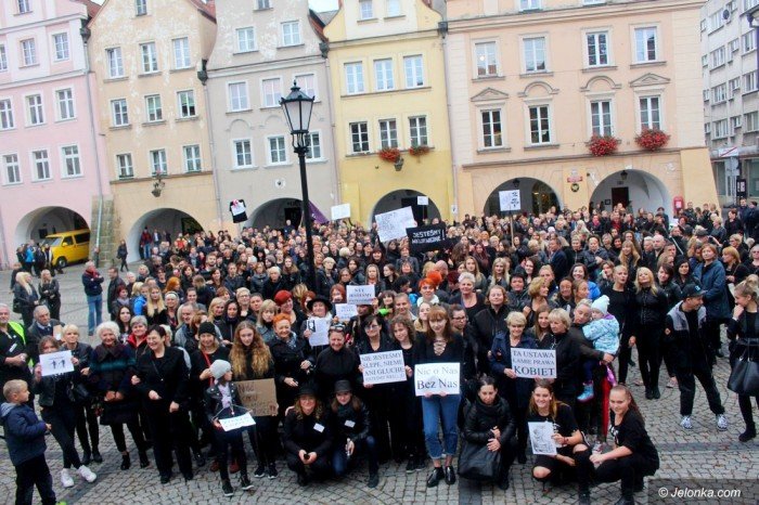 krotkie-spiecia-na-demonstracji-ws-aborcji-foto-65320