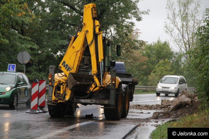 odamki-skalne-osuney-sie-na-droge-w-rybnicy-foto-65359