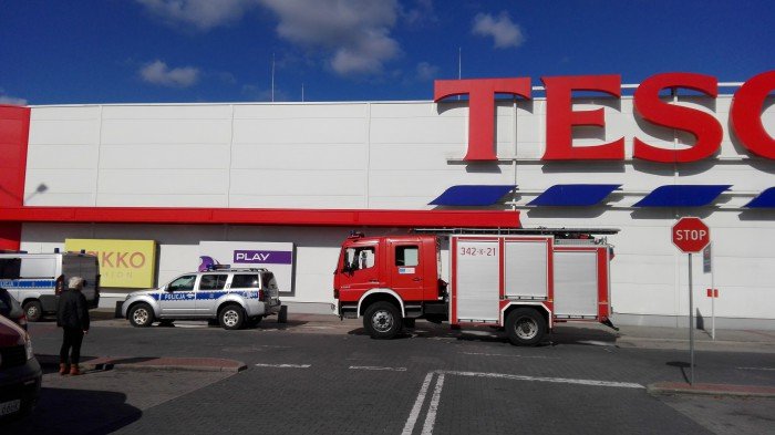 ewakuacja-w-tesco-przez-gupi-zart-aktualizacja-foto-65376