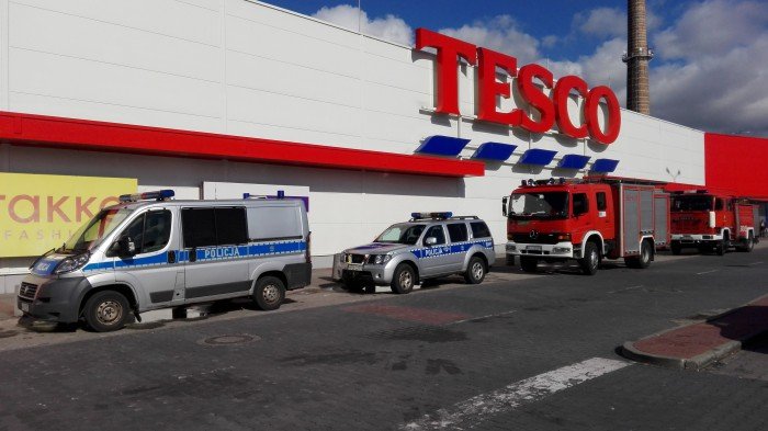 ewakuacja-w-tesco-przez-gupi-zart-aktualizacja-foto-65376
