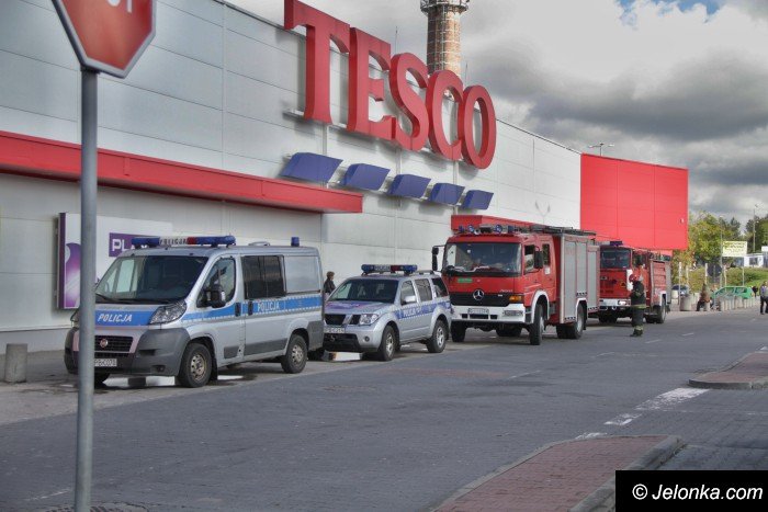 ewakuacja-w-tesco-przez-gupi-zart-aktualizacja-foto-65376
