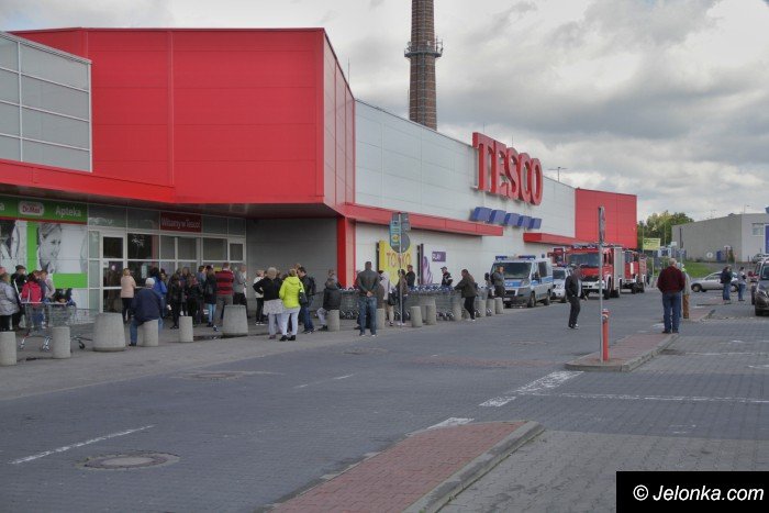 ewakuacja-w-tesco-przez-gupi-zart-aktualizacja-foto-65376