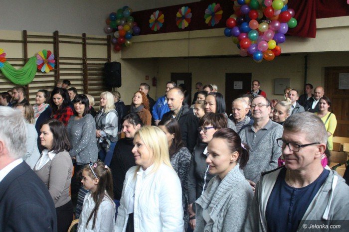 artystyczne-pasowanie-pierwszakow-w-dwojce-foto-65390