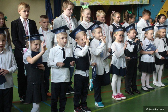 artystyczne-pasowanie-pierwszakow-w-dwojce-foto-65390