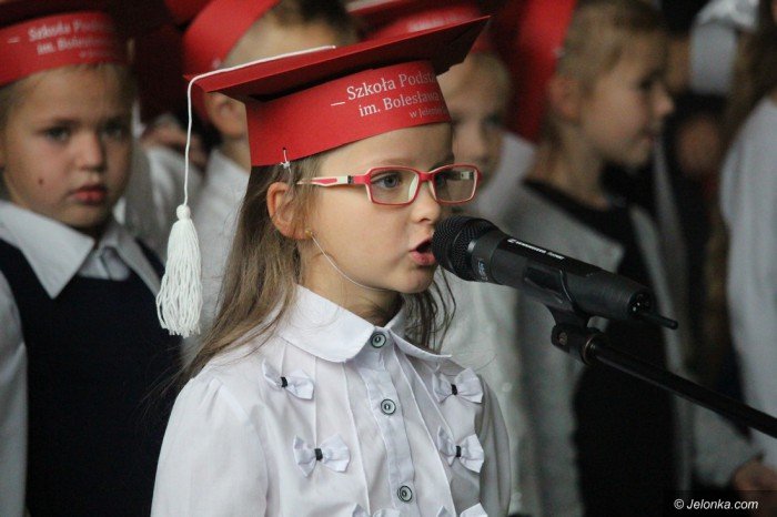 artystyczne-pasowanie-pierwszakow-w-dwojce-foto-65390