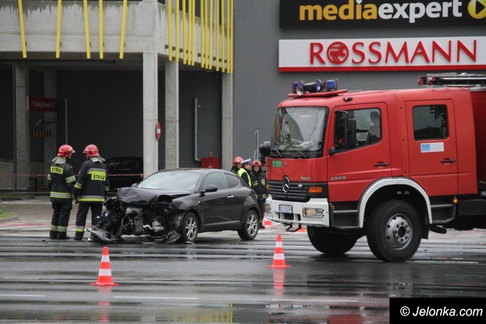 karambol-przy-nowym-rynku-z-udziaem-karetki-aktualizacja-foto-65394
