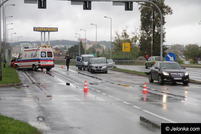 karambol-przy-nowym-rynku-z-udziaem-karetki-aktualizacja-foto-65394