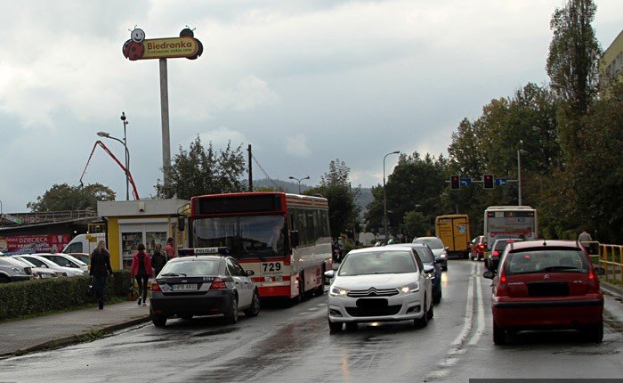 zajecha-droge-autobusowi-do-szpitala-trafia-75latka-foto-65419