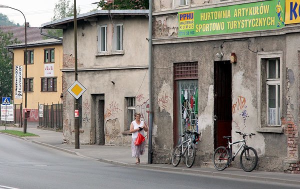 Co by się stało, gdyby kierowca tego tira stracił panowanie nad ciężarówką?