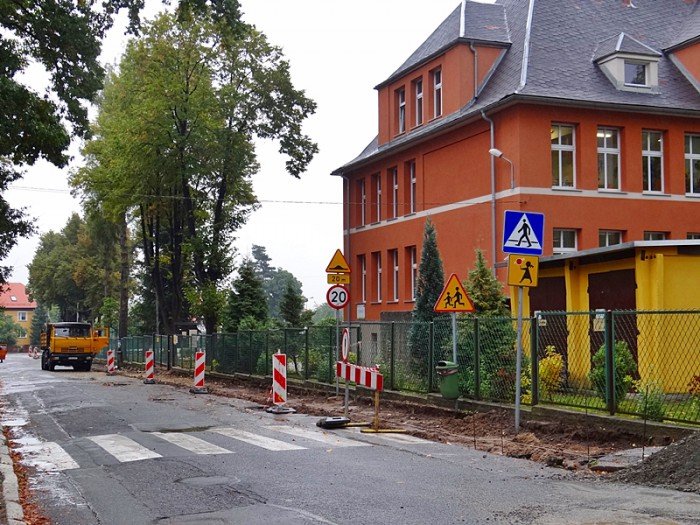 ruszy-remont-chodnika-kiedy-budowa-kortu-foto-65468