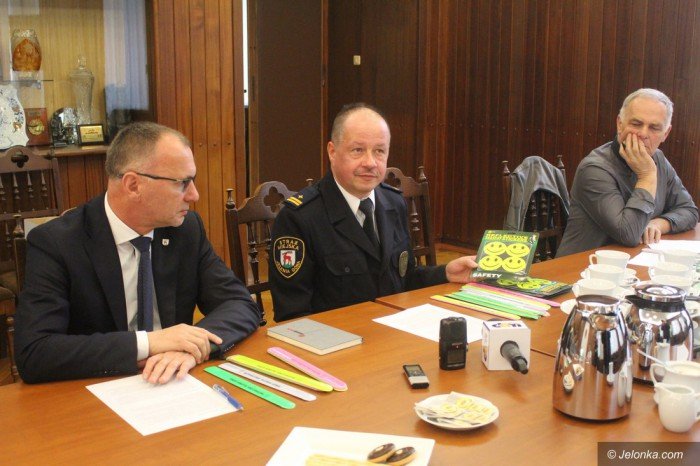odblaski-dla-pieszych-i-bezpieczenstwo-na-cmentarzach-foto-65479