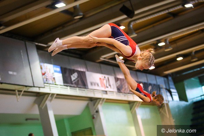 wysokie-loty-w-hali-przy-zotniczej-foto-65509