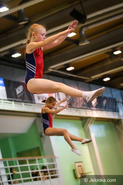 wysokie-loty-w-hali-przy-zotniczej-foto-65509