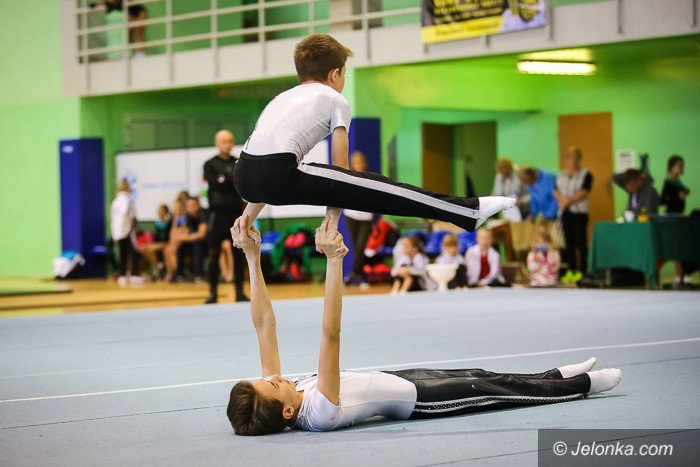 wysokie-loty-w-hali-przy-zotniczej-foto-65509
