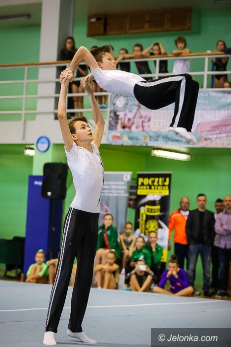 wysokie-loty-w-hali-przy-zotniczej-foto-65509