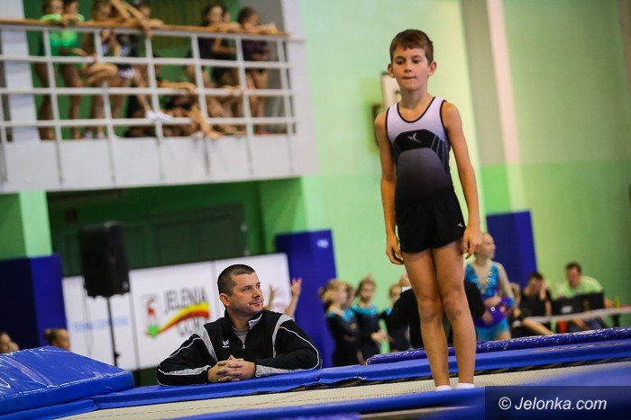 wysokie-loty-w-hali-przy-zotniczej-foto-65509