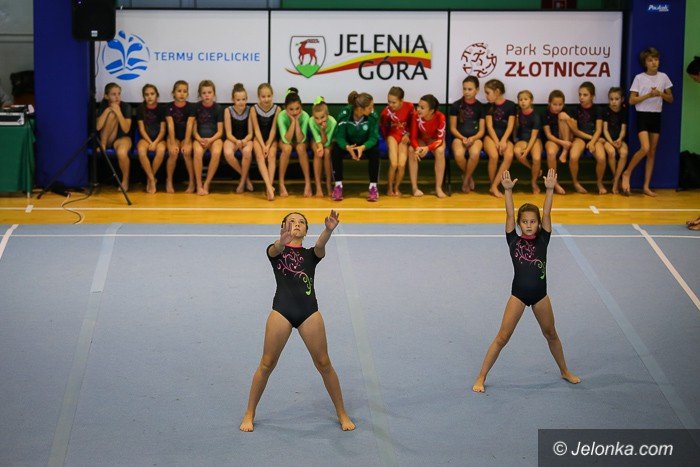 wysokie-loty-w-hali-przy-zotniczej-foto-65509