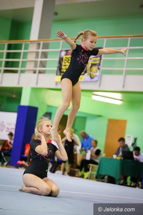 wysokie-loty-w-hali-przy-zotniczej-foto-65509