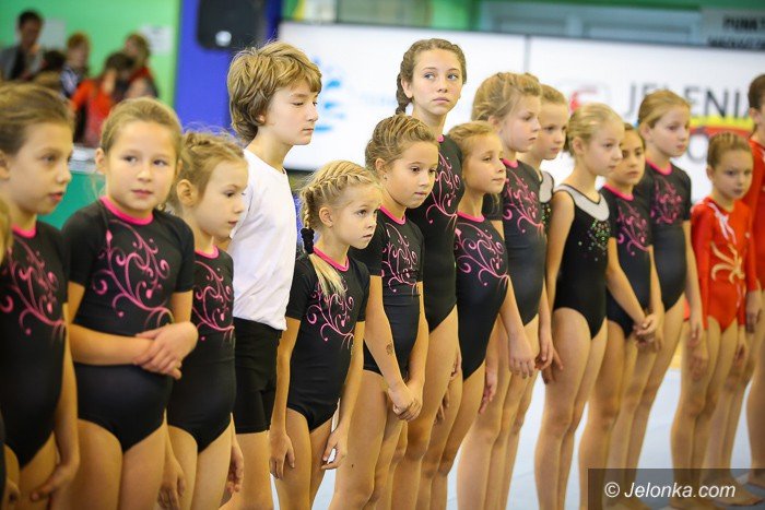 wysokie-loty-w-hali-przy-zotniczej-foto-65509