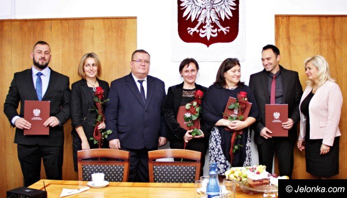 nauczyciele-docenieni-przez-staroste-foto-65579